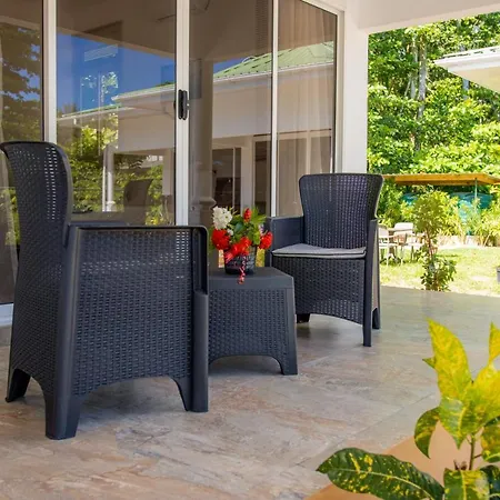 Macmillan'S Holiday Villas Grand Anse  Exterior photo