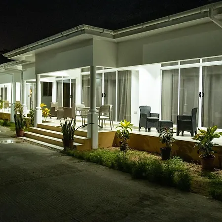Macmillan'S Holiday Villas Grand Anse  Exterior photo