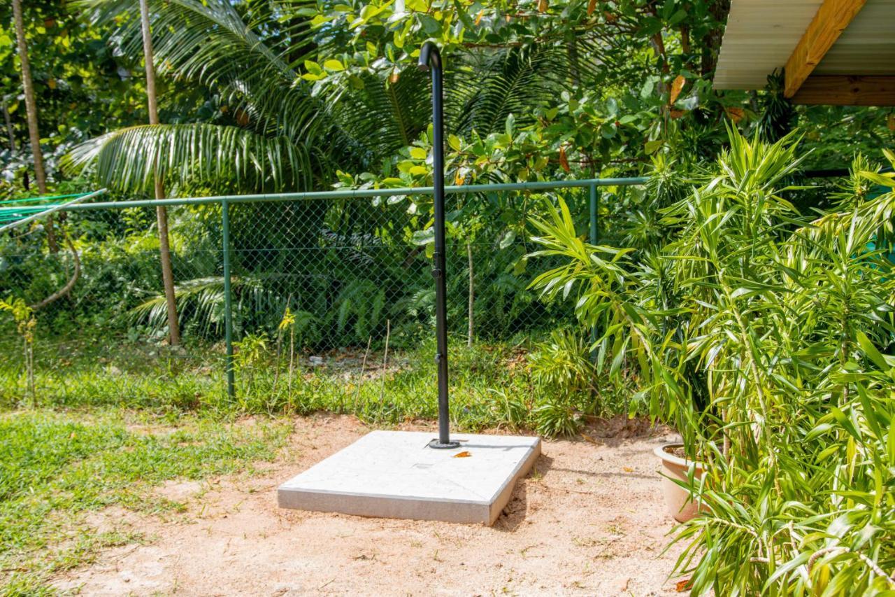 Macmillan's Apartment Grand Anse (Praslin)