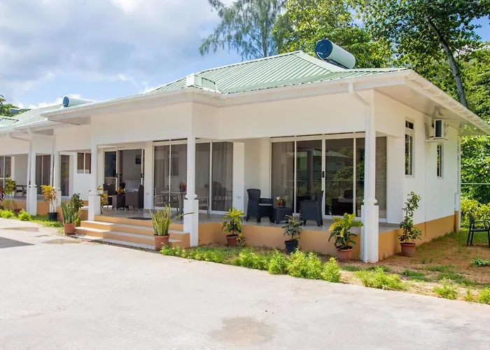 Macmillan\'S Holiday Villas